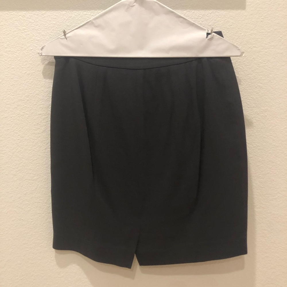 Gray Knee-Length Skirt (1/2 of suit)